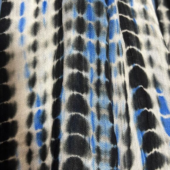 Gypsy Sand Women's Frayed Hem Tie-Dye Pattern Blue/Black/Cream Scarf NWT - Picture 3 of 7
